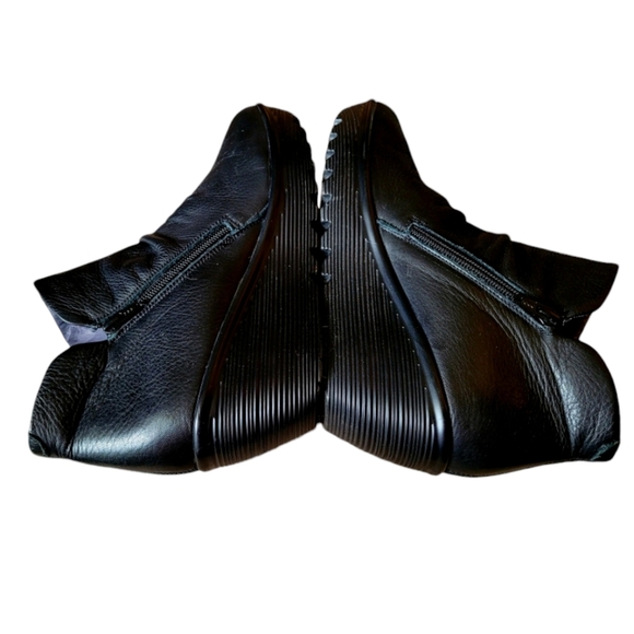 Skechers Black Leather Platform Booties Ankle Boots Size 10 - Picture 5 of 6